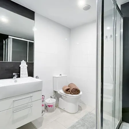 Apartment Digital Bristol El Faro - Wifi Free & Pool - 3 Persons *