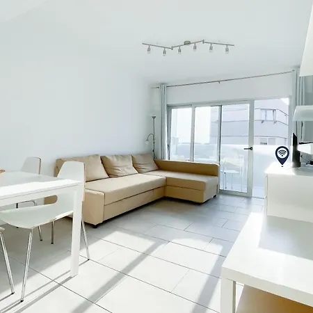 Apartment Digital Bristol El Faro - Wifi Free & Pool - 3 Persons