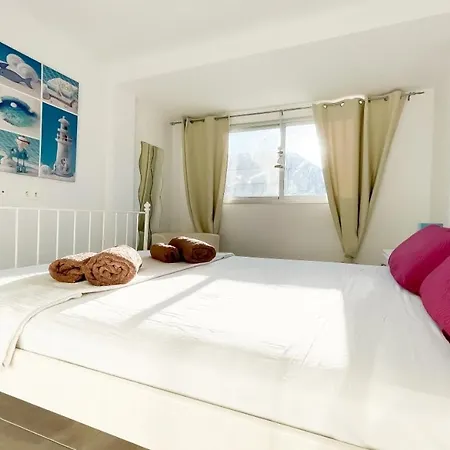 Apartment Digital Bristol El Faro - Wifi Free & Pool - 3 Persons