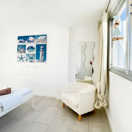 Apartment Digital Bristol El Faro - Wifi Free & Pool - 3 Persons Corralejo